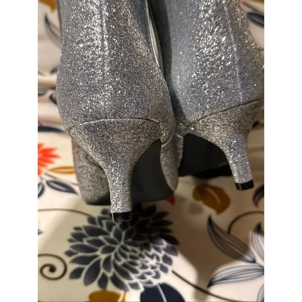 NWT On 34th kitten heel booties